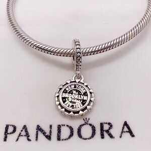 Pandora Brooklyn New York Exclusive Brooklyn Bridge Reversible Charm